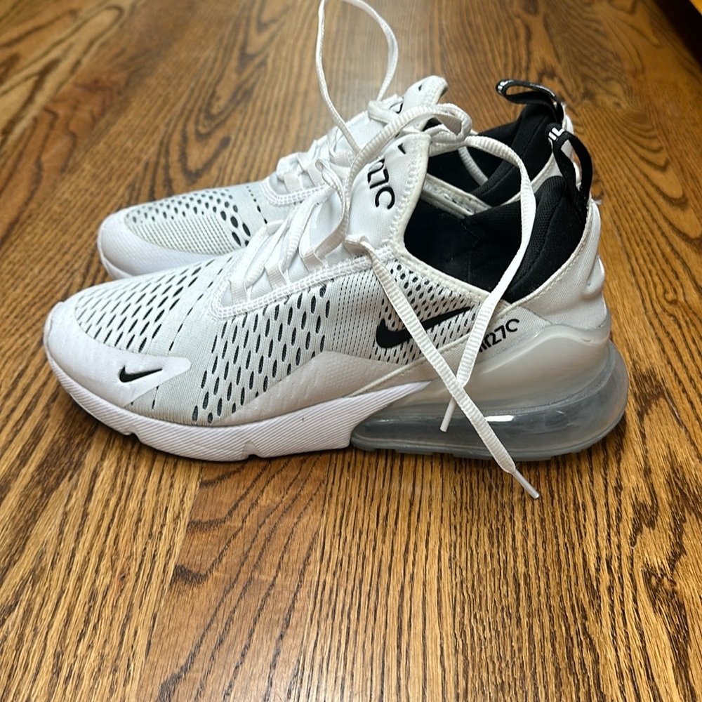Like new, Women’s Nike Airmax 270